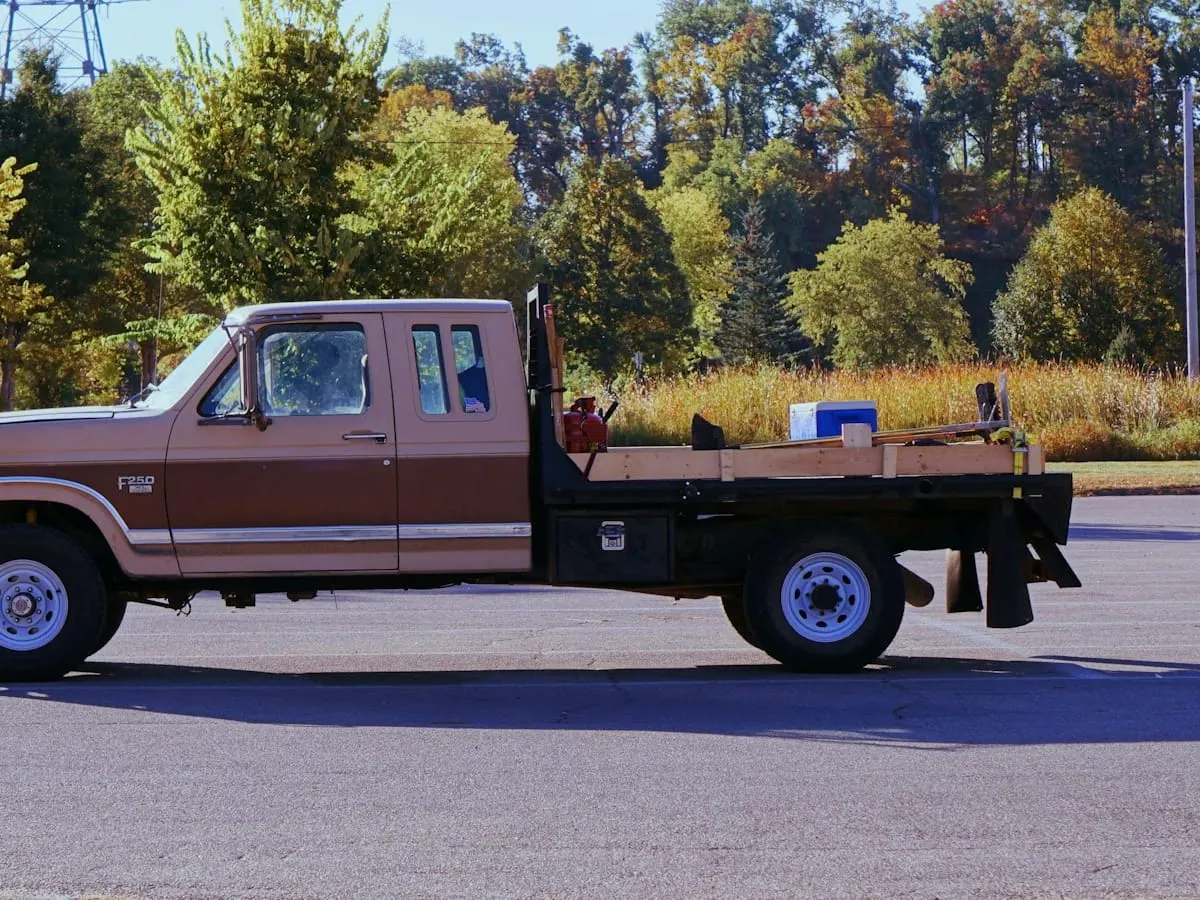Flatbed Truck available to rent in Utah